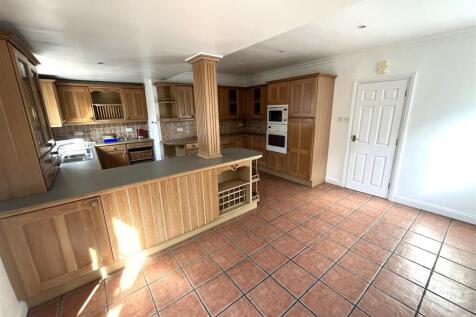Kitchen / Breakfast Room