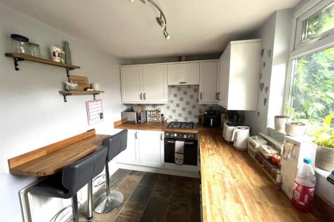 Kitchen / Breakfast Room