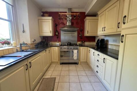 Fitted Kitchen