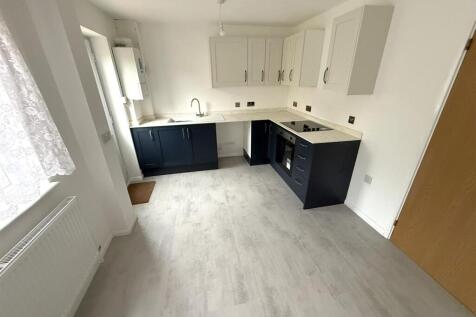 Newly Fitted Kitchen / Diner