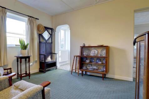 Breakfast Room_1.jpg