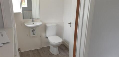 Cloakroom/wc