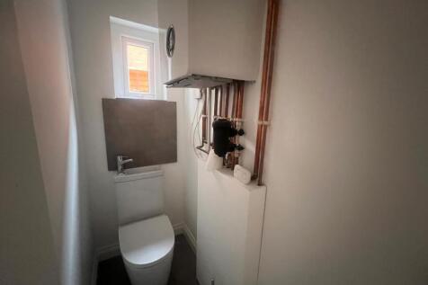 Cloakroom/wc