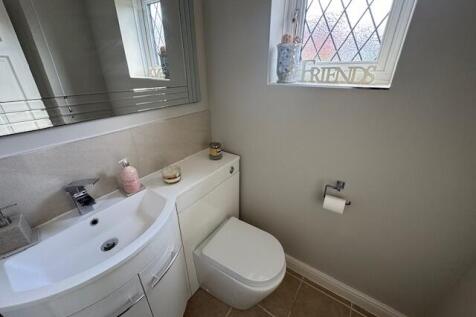 Cloakroom/wc