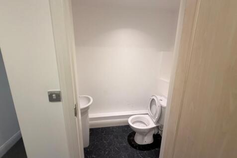 Cloakroom/wc