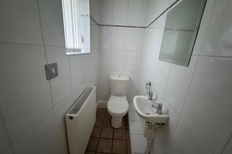 Cloakroom/wc