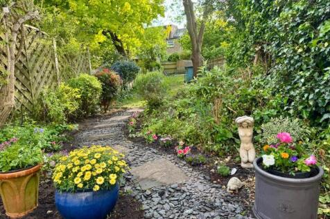 153 sturton street garden.jpg