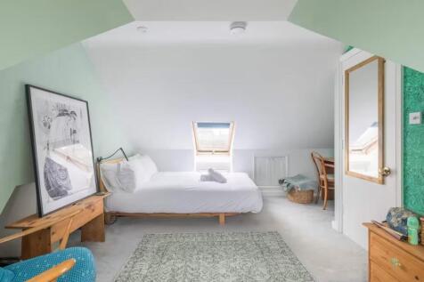 2ND FLOOR BEDROOM.jpeg