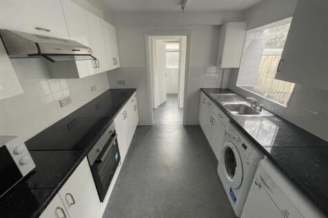 114-KITCHEN.jpeg