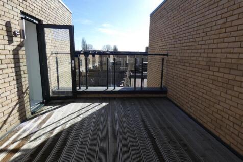 037 roof terrace.jpg
