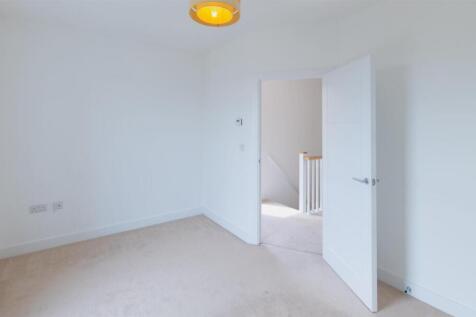 Bedroom 4.jpg
