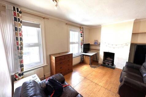 LIving Room.JPG
