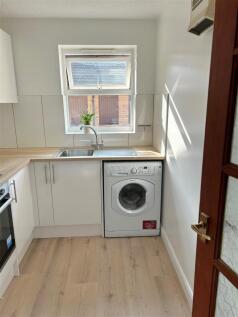 Kitchen 1.jpg