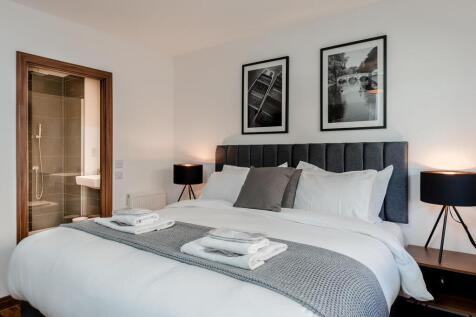 Flamsteed Close Master Bedroom Tailored Stays Camb