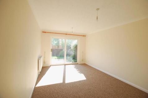 035 living room.JPG