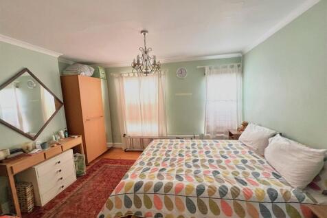 Master Bedroom.jpg