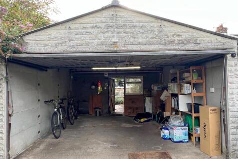 Garage 1.jpg