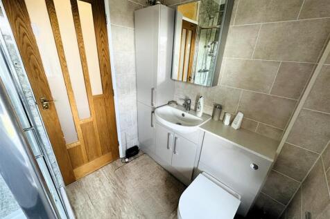Shower room.jpg