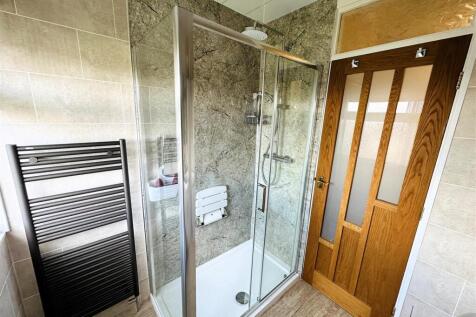 Shower room.1.jpg