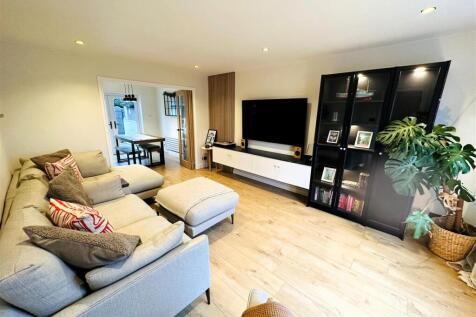 Lounge.1.jpg