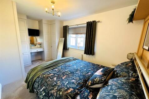 Bedroom One.jpg