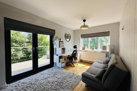 Upstairs Lounge1
