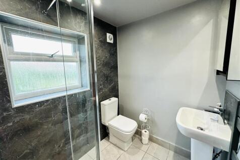 Shower Room.jpg