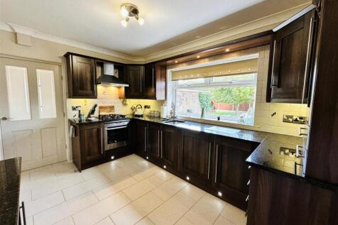 Kitchen3.jpg