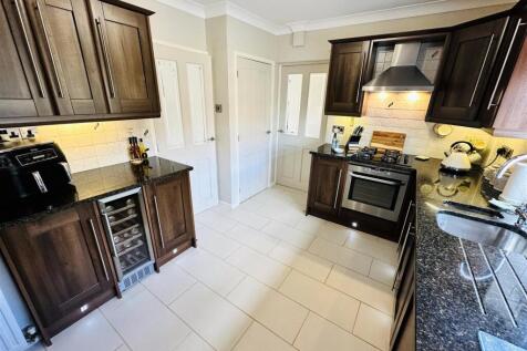 Kitchen4.jpg
