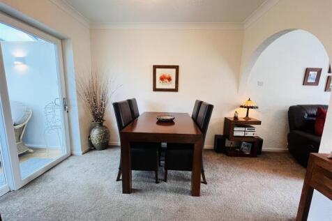 Dining Area.jpg