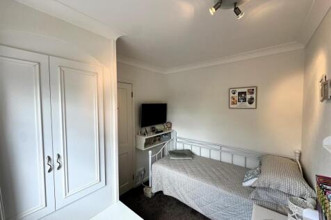 Bedroom3.jpg