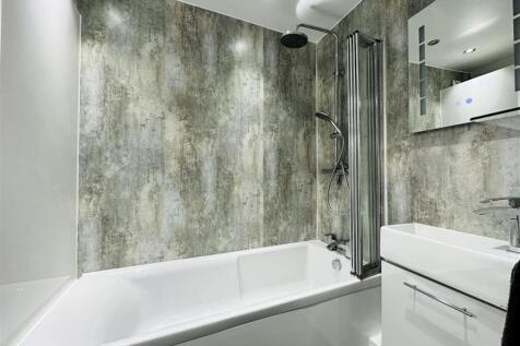 bathroom 2.jpg