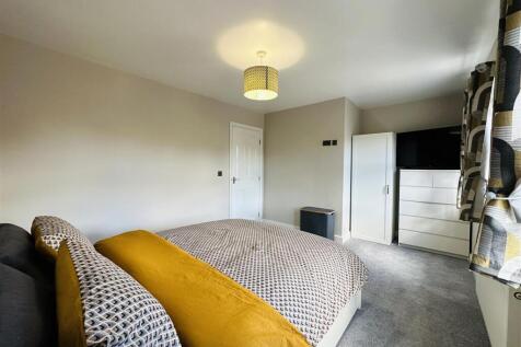 Bedroom one 1.jpg