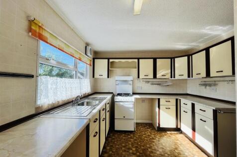kitchen 2.jpg