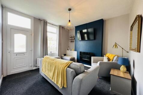 Lounge 1 (2).jpg