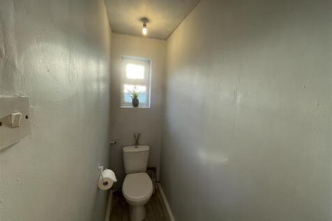 Cloakroom/wc