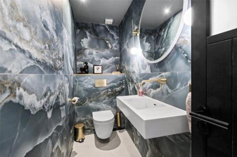 Cloakroom/WC