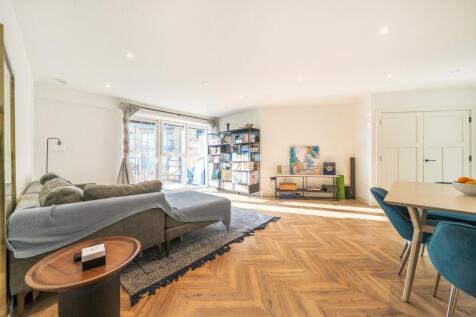 Sitting Room/Kitchen