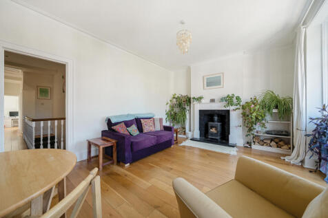 Sitting/Dining Room