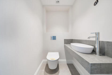 Cloakroom/Wc