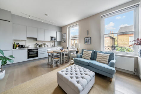 Sitting Room/Kitchen