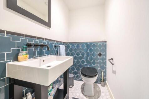 Cloakroom/Wc