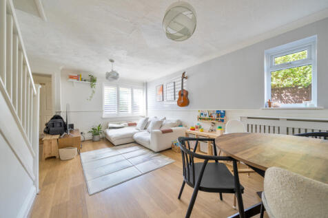 Sitting/Dining Room