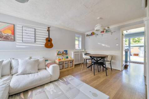 Sitting/Dining Room