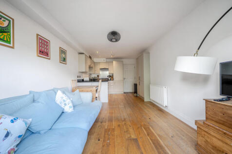 Sitting Room/Kitchen