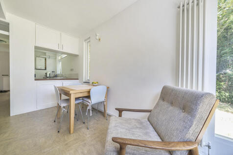 Living/Dining Area