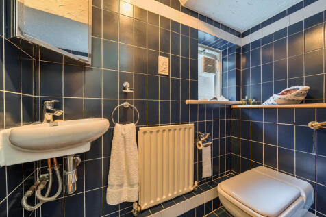 Cloakroom/Wc
