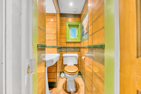 Cloakroom/WC