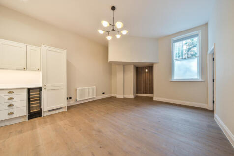 Living Room/Kitchen