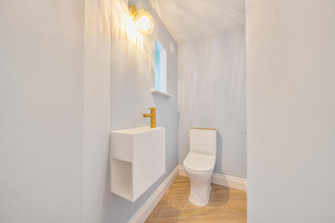Cloakroom/Wc